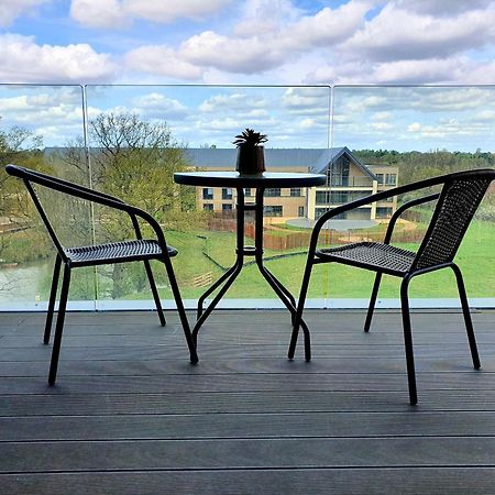 Spacious Balcony View Apt Near Nec Bhx Free Parking Sleeps 4 Hockley Heath Quarto foto