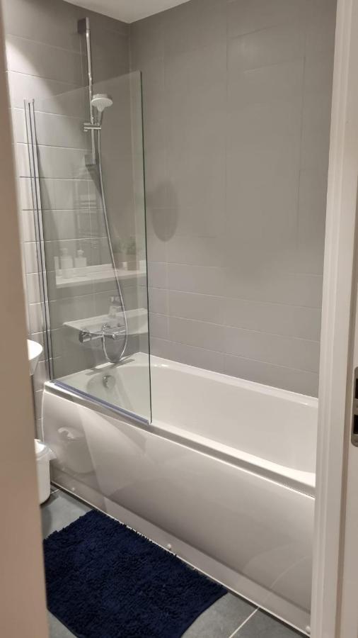 Spacious Balcony View Apt Near Nec Bhx Free Parking Sleeps 4 Hockley Heath Exterior foto